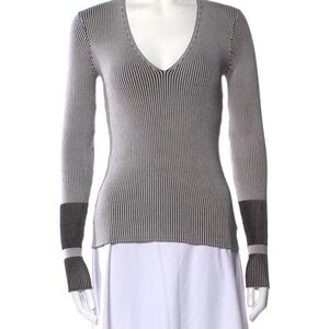Gray V-Neck Long Sleeve Sweater